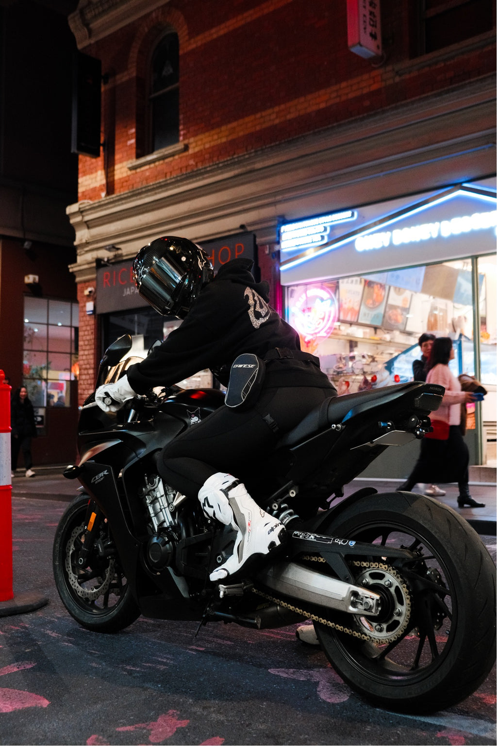 GLX WHITE WINTER GLOVES