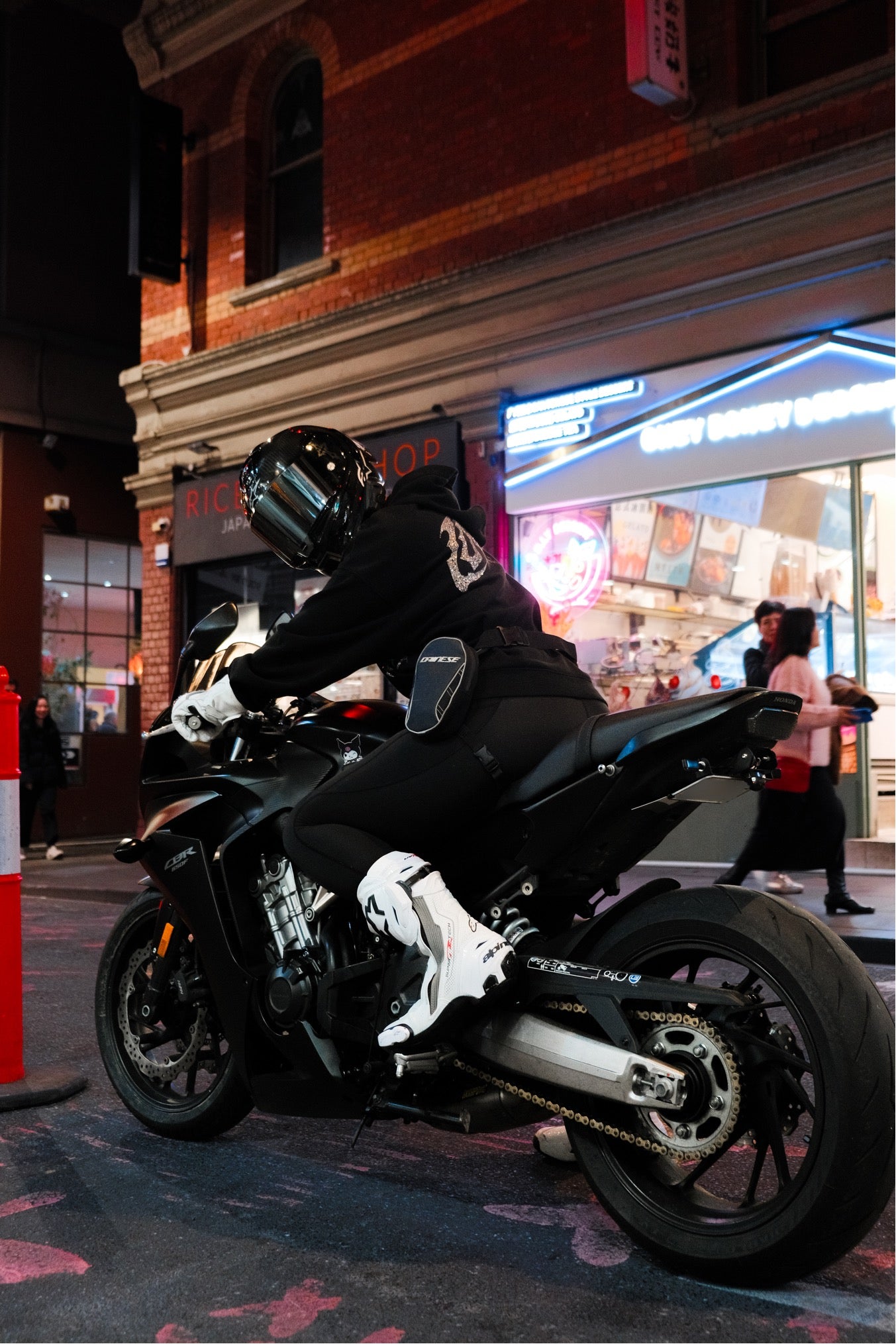 GLX WHITE WINTER GLOVES